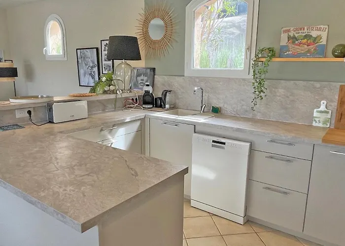 Les Geais - Clair De Lune Sainte-Maxime